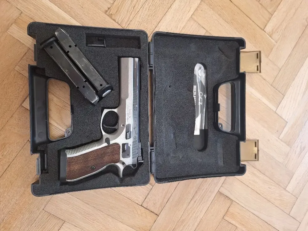 Witam. Mam do sprzedania świetny pistolet CZ Tactical Sport  kal. 9x19  mm Para. Jestem jego właścicielem od 2016 roku. 