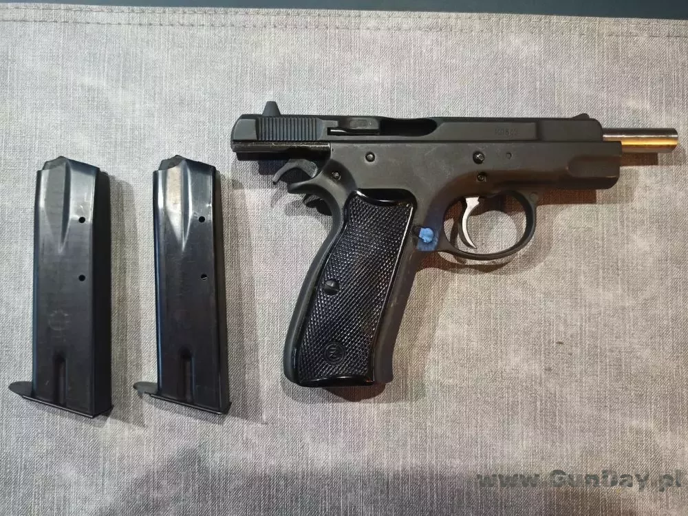 CZ75 - 01.jpg