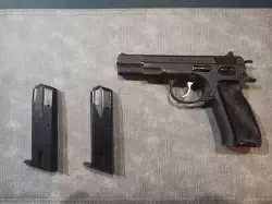 CZ75 - 03.jpg