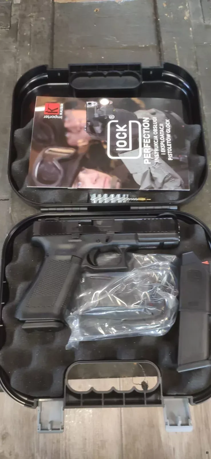 Glock 17 gen. 5 9x19
