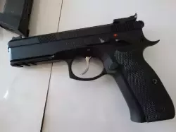 Sprzedam CZ 75 SP-1 SHADOW. Stan idealny, muszka regulowana, stalowa żerdź, buffery pod żerdź, 3 magazynki. Na gwarancji.