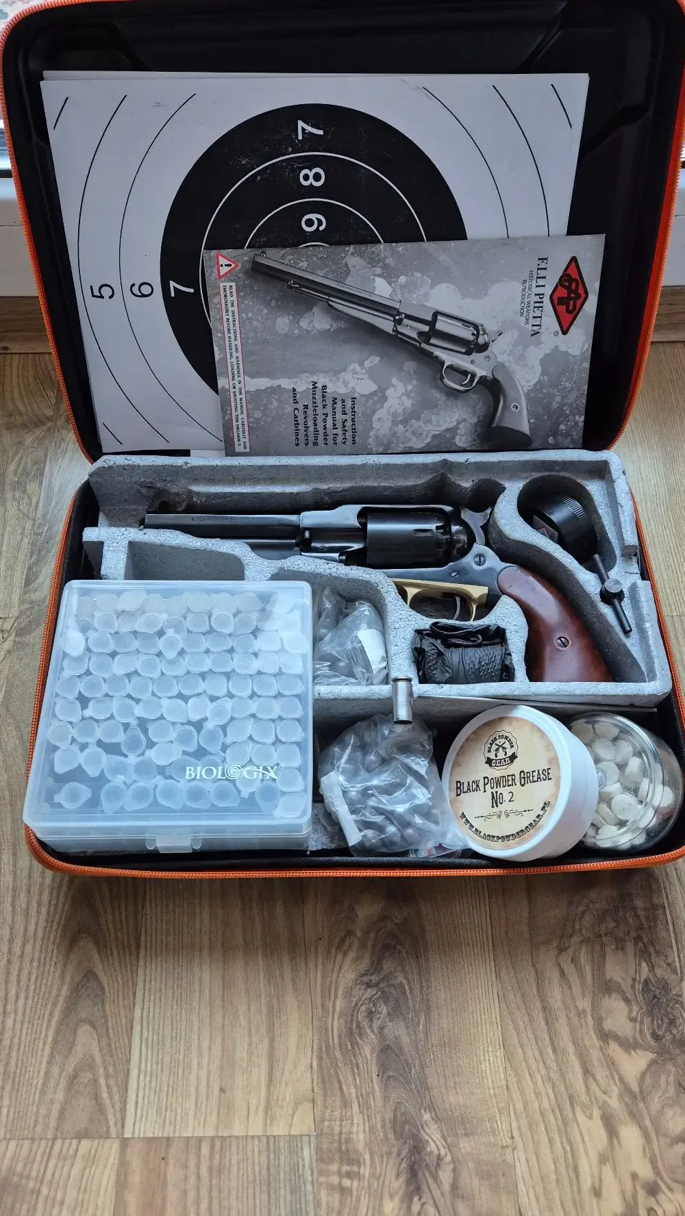 Rewolwer czarno prochowy Remington New Army Sheriff 5,5" kal. 44 + Akcesoria - Cały zestaw na strzelnice