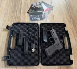 Pistolet Sig Sauer P320 X-Carry Legion z kolimatorem