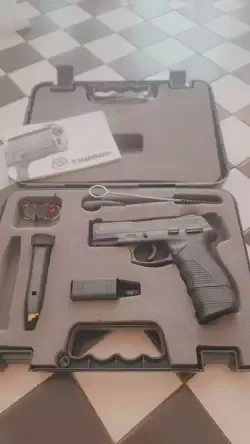 Pistolet Taurus PT809C