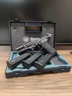 Beretta 92FS Włochy