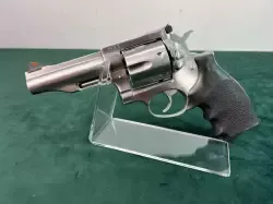 Rewolwer RUGER redhawk kal. 44 Magnum 4″