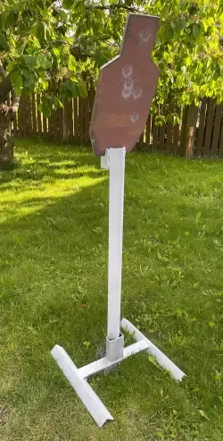Gong IDPA A/C Hardox 450 na stojaku stalowym