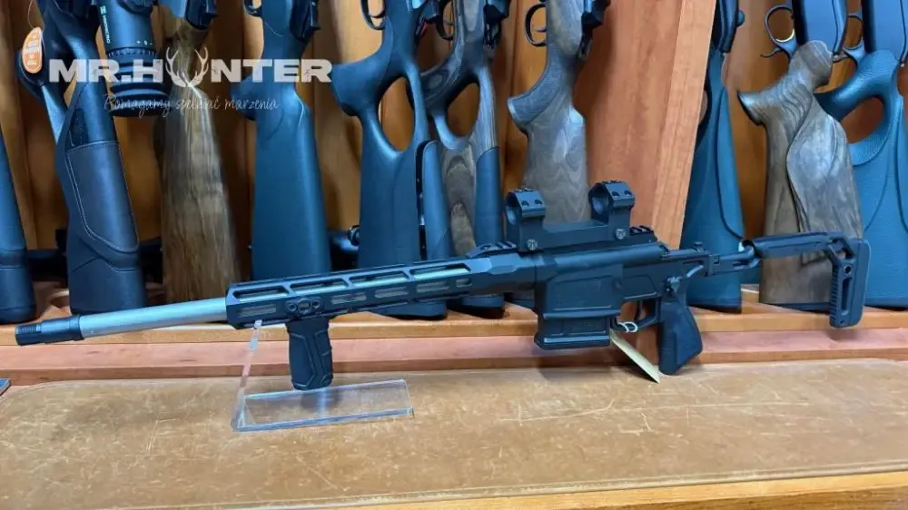 Sztucer SIG SAUER Cross kal. 308 Win. Broń sporadycznie używana przez myśliwego.