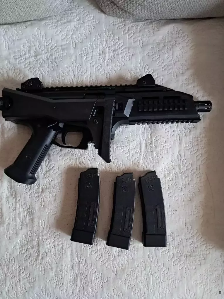 Sprzedam CZ SCORPION EVO3 S1 kal. 9x19 wraz z kolimatorem i monokularem, jako komplet