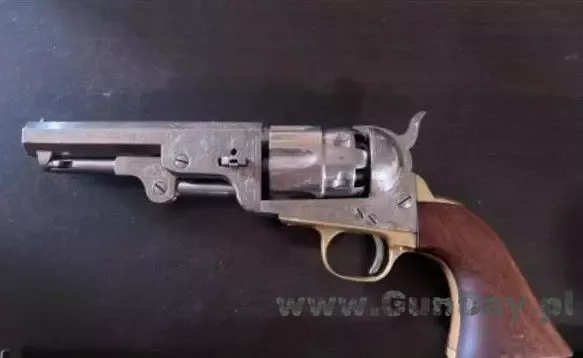 600h600f_00020_Revolver-pietta-black-powder-only-calibre-44.jpg