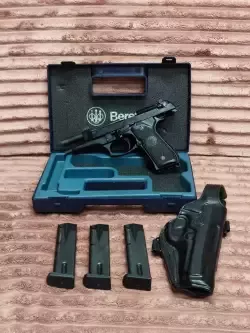 Beretta 92 FS Italy Włochy + 3 magazynki + kabura + walizka