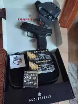 Sprzedam HS 11 w super stanie wystrzelone ok 100 naboi dokładam kaburę oraz ok.200 naboi!!!