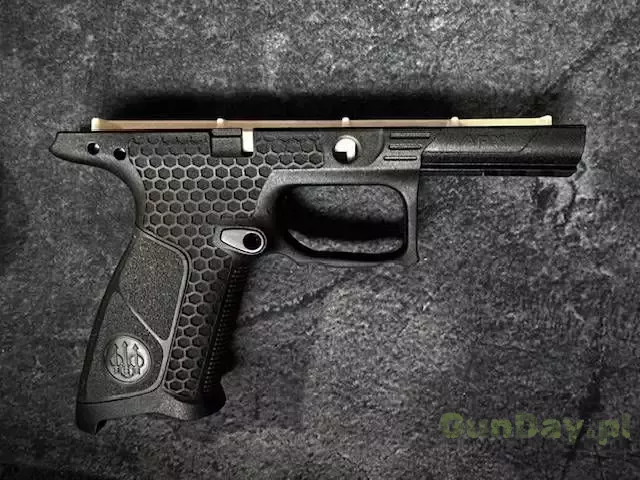 4gun-beretta-13.jpg