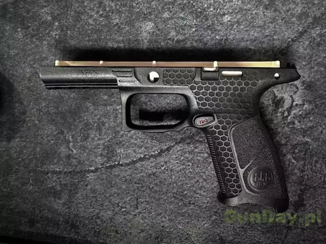 4gun-beretta-14.jpg