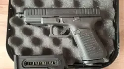 Pistolet GLOCK 44 Tactical .22LR