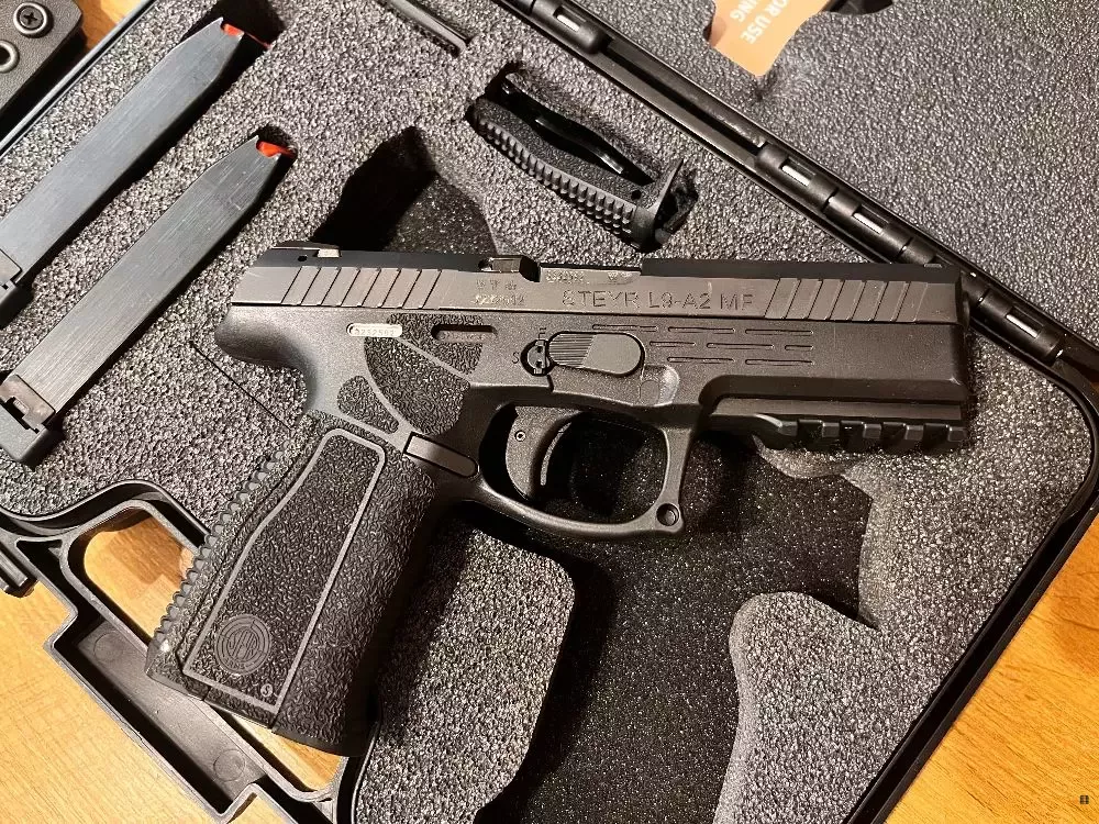 Steyr L9-A2 MF w zestawie z Kaburą 