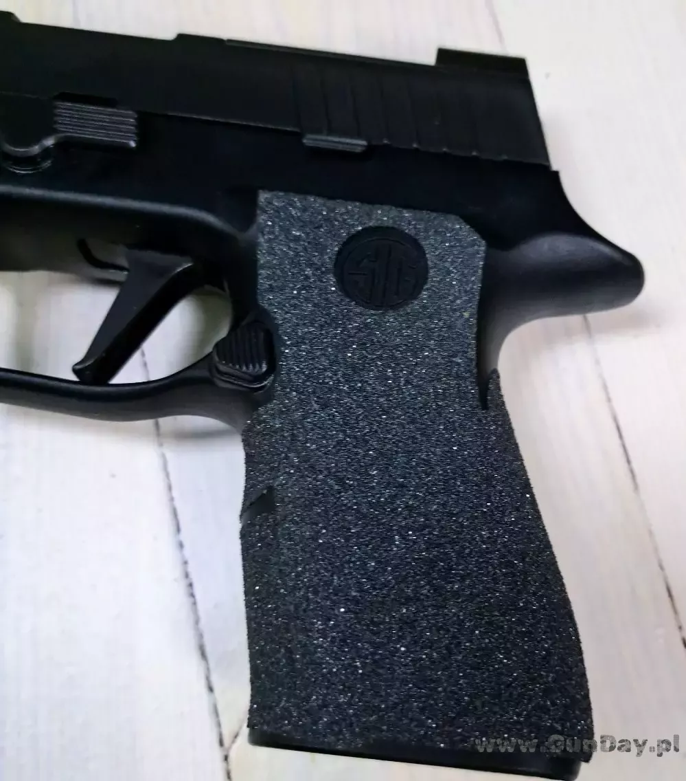 sig 3.jpg