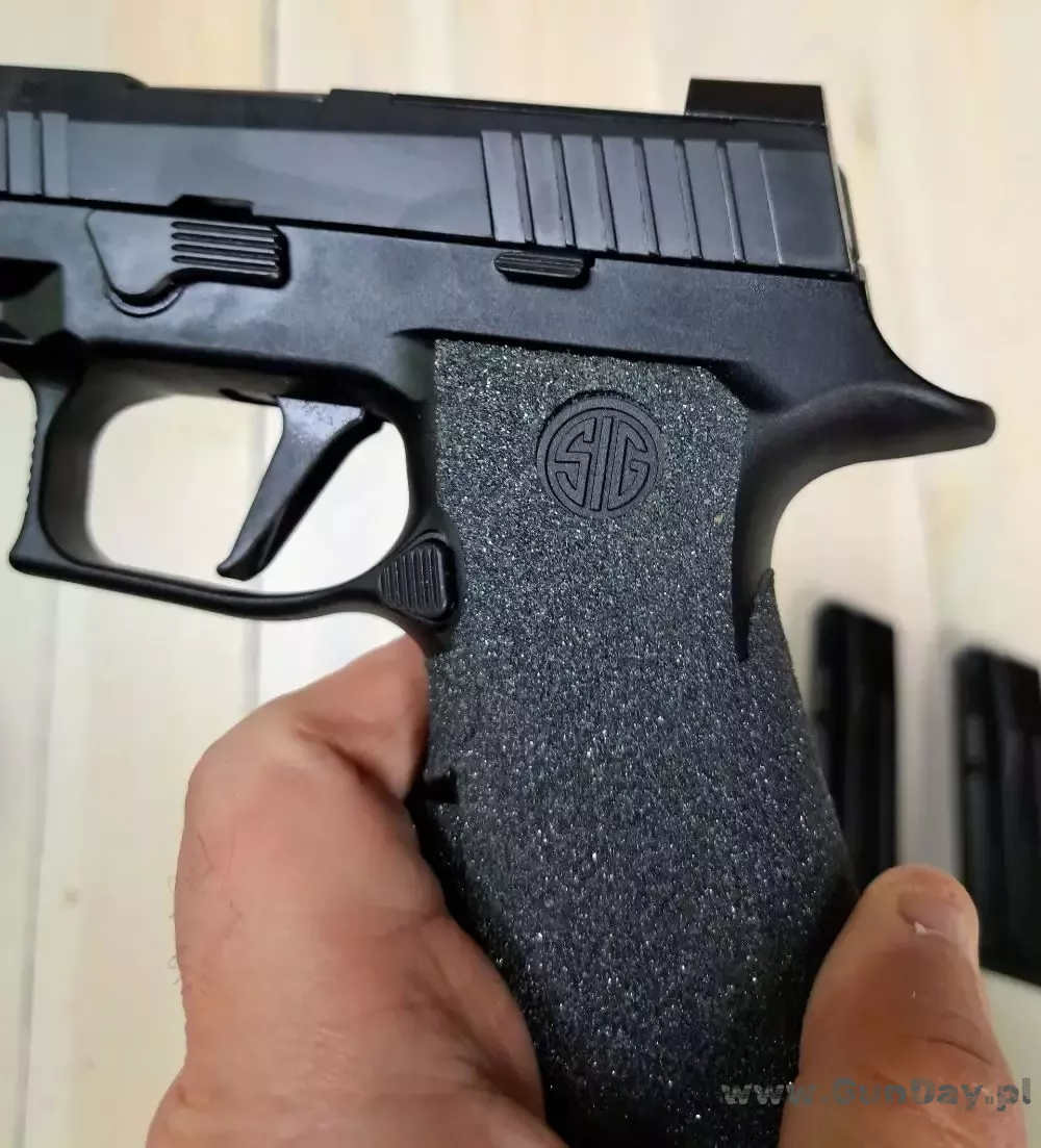 sig 8.jpg