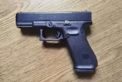 Sprzedam pistolet Glock 45 stan idealny + 1250 ammo PFA 8g
