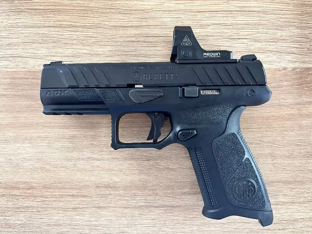 Sprzedam pistolet Beretta APX A1+ kolimator+ kabura+ Ładownica- gotowy zestaw do dynamiki