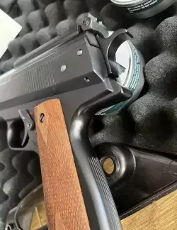 Pistolet Wiatrówka HW 45
