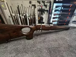 Sprzedam Sztucer KRICO LUX Thumbhole, kal. .223R. Broń używana, w bardzo dobrym stanie technicznym, brak wżerów w lufie. 