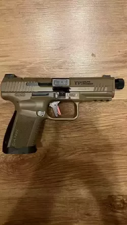 Sprzedam pistolet Canik TP9 elite combat kal. 9x19mm. W komplecie walizeczka z całym zestawem + kabura.