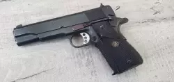Pistolet Springfield 1911 .45 ACP. USA oraz kabura bladetech