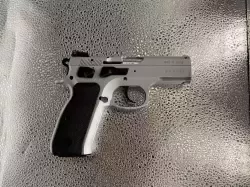 Pistolet Canik Stingray kaliber 9x19 mm w bardzo dobrym stanie 