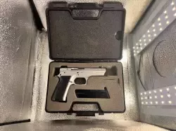 Pistolet Canik Shark kalibru 9 mm - w idealnym stanie z pudełkiem